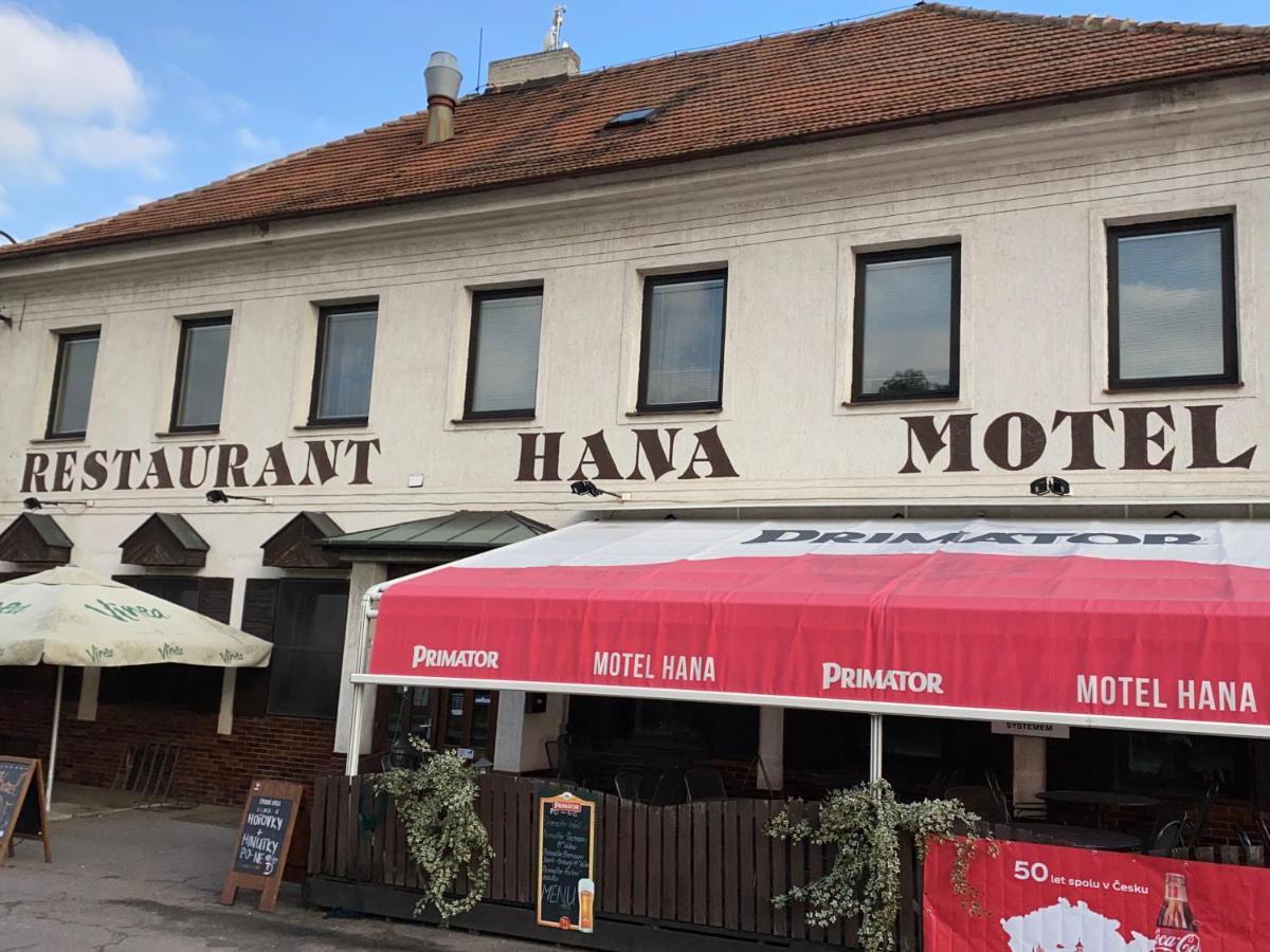 Ostretin Restaurant Motel Hana Barbara Gastro Sro المظهر الخارجي الصورة